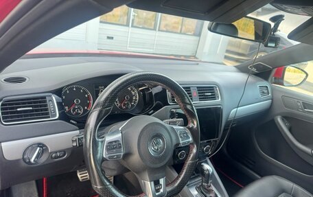 Volkswagen Jetta VI, 2013 год, 1 800 000 рублей, 13 фотография
