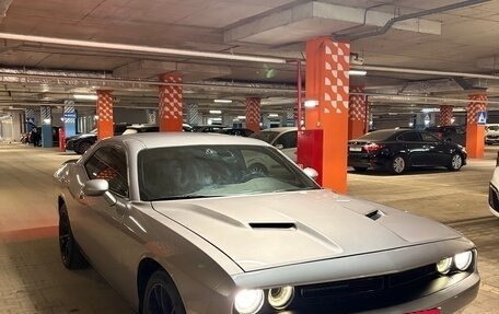 Dodge Challenger III рестайлинг 2, 2016 год, 2 600 000 рублей, 7 фотография