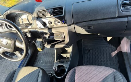 Skoda Fabia II, 2011 год, 379 000 рублей, 14 фотография