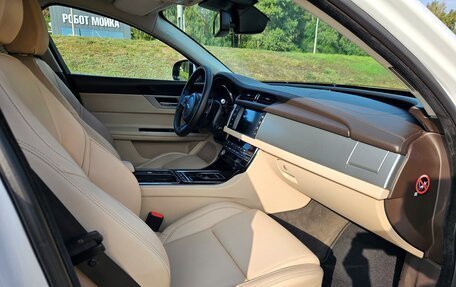 Jaguar XF II, 2016 год, 1 700 000 рублей, 15 фотография