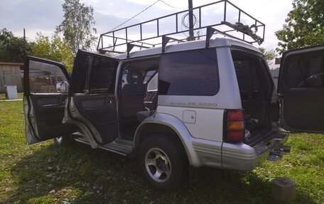 Mitsubishi Pajero III рестайлинг, 1994 год, 790 000 рублей, 2 фотография
