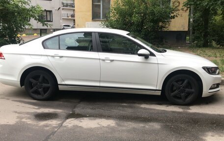 Volkswagen Passat B8 рестайлинг, 2018 год, 1 490 000 рублей, 5 фотография
