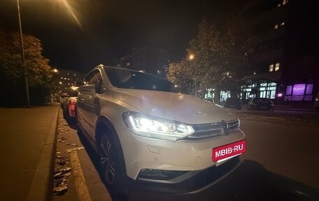 Volkswagen Touran III, 2022 год, 2 600 000 рублей, 6 фотография