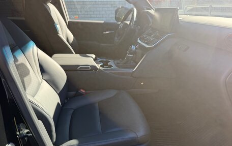 Toyota Land Cruiser, 2024 год, 14 300 000 рублей, 9 фотография