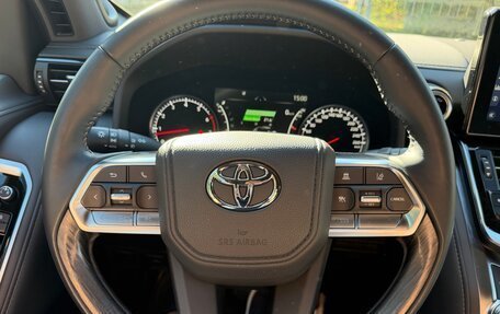 Toyota Land Cruiser, 2024 год, 14 300 000 рублей, 17 фотография