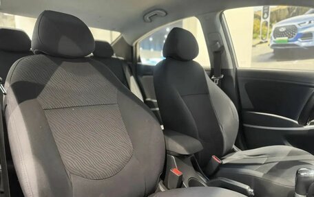 Hyundai Solaris II рестайлинг, 2012 год, 650 000 рублей, 13 фотография