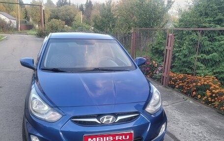Hyundai Solaris II рестайлинг, 2011 год, 740 000 рублей, 1 фотография