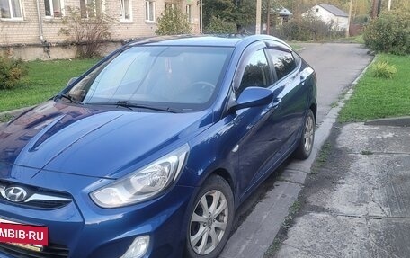 Hyundai Solaris II рестайлинг, 2011 год, 740 000 рублей, 3 фотография
