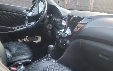 Hyundai Solaris II рестайлинг, 2011 год, 740 000 рублей, 7 фотография