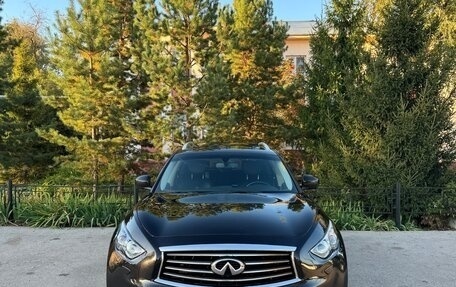 Infiniti QX70, 2013 год, 2 400 000 рублей, 1 фотография