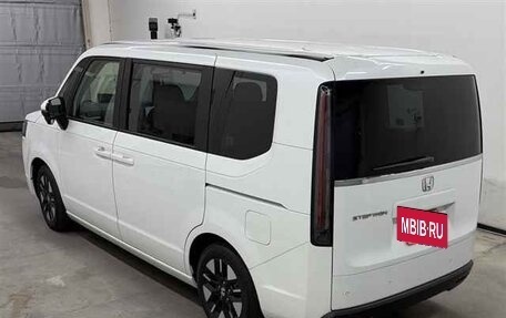 Honda Stepwgn, 2023 год, 2 050 000 рублей, 8 фотография