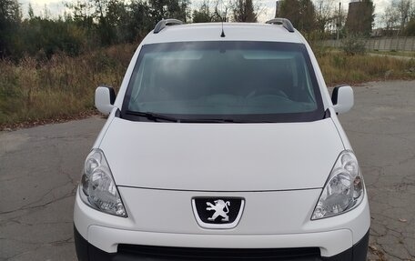 Peugeot Partner II рестайлинг 2, 2012 год, 900 000 рублей, 2 фотография