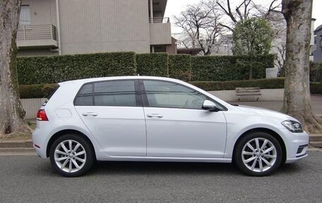 Volkswagen Golf VII, 2018 год, 999 069 рублей, 3 фотография
