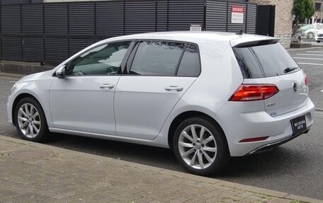 Volkswagen Golf VII, 2018 год, 999 069 рублей, 5 фотография