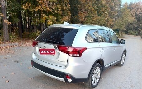 Mitsubishi Outlander III рестайлинг 3, 2016 год, 1 750 000 рублей, 3 фотография