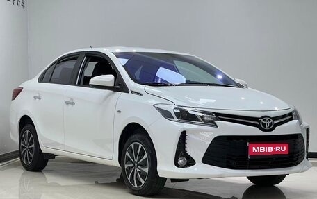 Toyota Vios III, 2022 год, 940 000 рублей, 1 фотография
