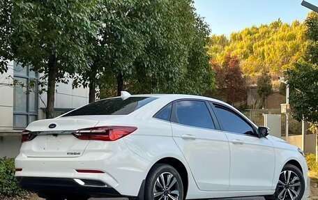 Ford Escort, 2022 год, 880 000 рублей, 6 фотография
