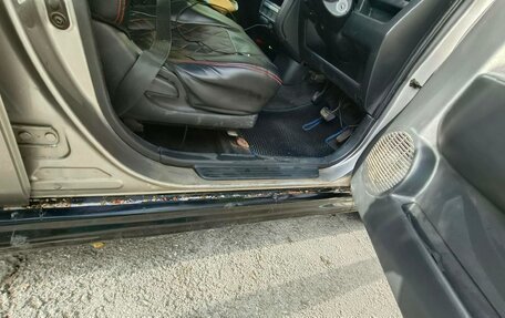 Toyota bB I рестайлинг, 2002 год, 300 000 рублей, 6 фотография