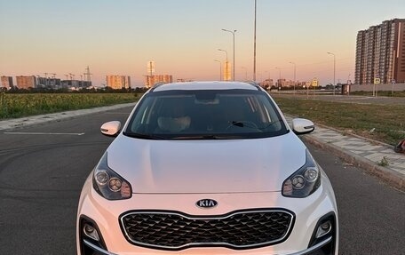 KIA Sportage IV рестайлинг, 2020 год, 2 300 000 рублей, 1 фотография