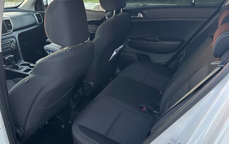 KIA Sportage IV рестайлинг, 2020 год, 2 300 000 рублей, 6 фотография