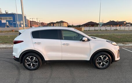 KIA Sportage IV рестайлинг, 2020 год, 2 300 000 рублей, 2 фотография