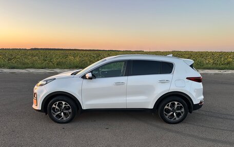 KIA Sportage IV рестайлинг, 2020 год, 2 300 000 рублей, 4 фотография