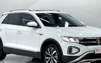 Volkswagen T-Roc I, 2023 год, 1 900 000 рублей, 1 фотография