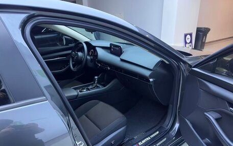 Mazda 3, 2022 год, 1 800 000 рублей, 4 фотография