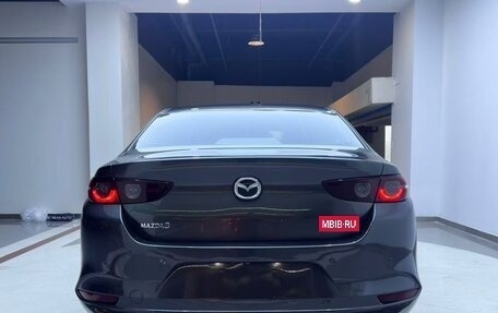 Mazda 3, 2022 год, 1 800 000 рублей, 2 фотография