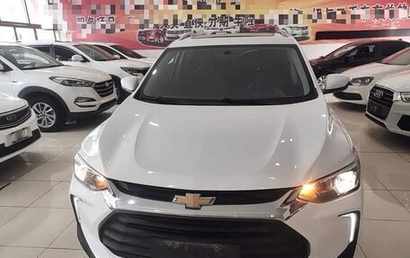 Chevrolet Tracker, 2021 год, 950 000 рублей, 2 фотография