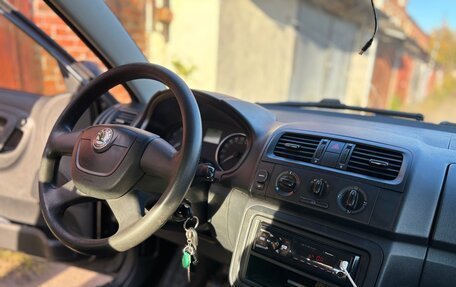 Skoda Fabia II, 2010 год, 260 000 рублей, 6 фотография