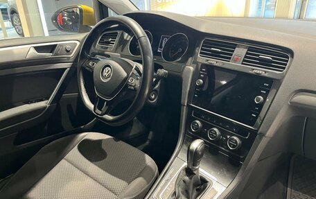 Volkswagen Golf VII, 2018 год, 1 599 000 рублей, 14 фотография