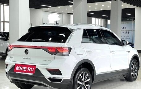Volkswagen T-Roc I, 2023 год, 1 900 000 рублей, 5 фотография