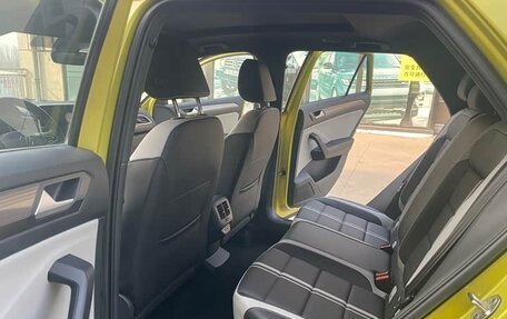 Volkswagen T-Roc I, 2023 год, 1 700 000 рублей, 8 фотография
