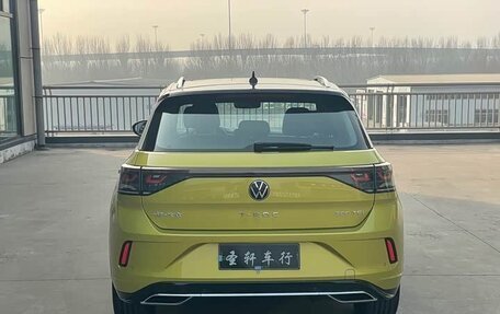 Volkswagen T-Roc I, 2023 год, 1 700 000 рублей, 4 фотография