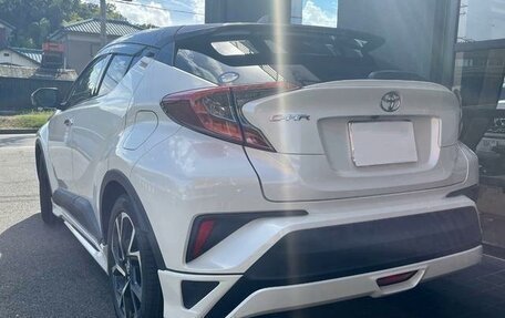 Toyota C-HR I рестайлинг, 2023 год, 1 619 000 рублей, 7 фотография