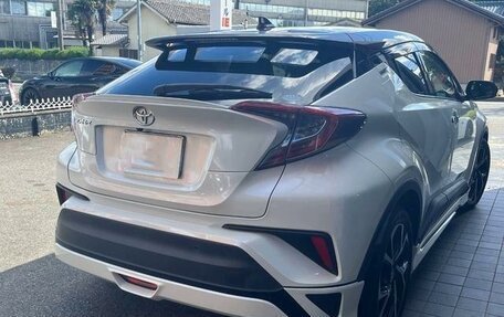 Toyota C-HR I рестайлинг, 2023 год, 1 619 000 рублей, 5 фотография