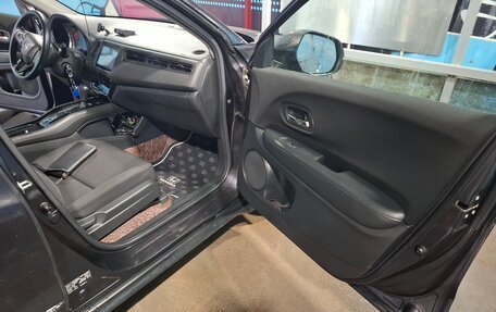 Honda Vezel, 2020 год, 1 900 000 рублей, 9 фотография