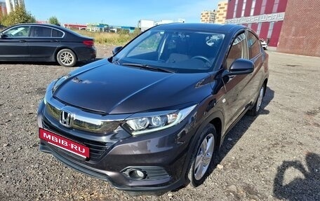 Honda Vezel, 2020 год, 1 900 000 рублей, 2 фотография