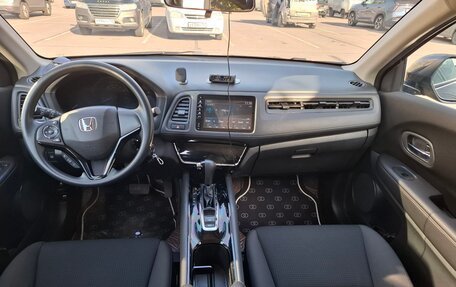 Honda Vezel, 2020 год, 1 900 000 рублей, 14 фотография