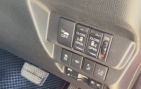 Honda Freed II, 2018 год, 1 390 000 рублей, 6 фотография