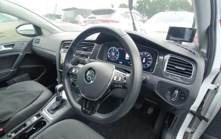 Volkswagen Golf VII, 2018 год, 1 539 000 рублей, 2 фотография