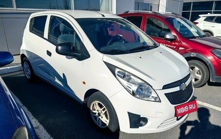 Chevrolet Spark III, 2012 год, 685 000 рублей, 2 фотография