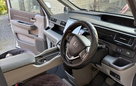 Honda Stepwgn IV, 2015 год, 1 700 000 рублей, 9 фотография