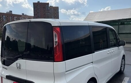 Honda Stepwgn IV, 2015 год, 1 700 000 рублей, 5 фотография