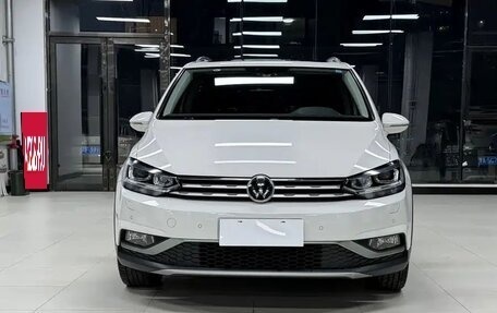 Volkswagen Touran III, 2022 год, 1 640 005 рублей, 2 фотография