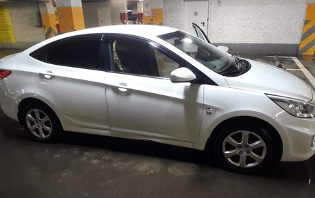 Hyundai Solaris II рестайлинг, 2013 год, 470 000 рублей, 4 фотография