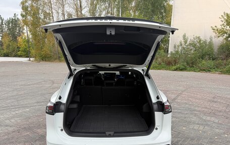 Volkswagen Tiguan, 2024 год, 5 300 000 рублей, 15 фотография