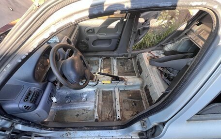Renault Clio III, 2001 год, 130 000 рублей, 24 фотография