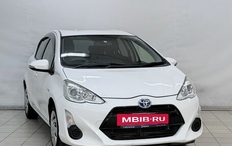 Toyota Aqua I, 2015 год, 899 000 рублей, 2 фотография